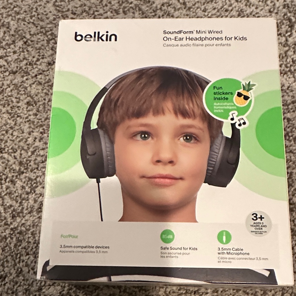belkin Kids On-Ear Headphones in Black